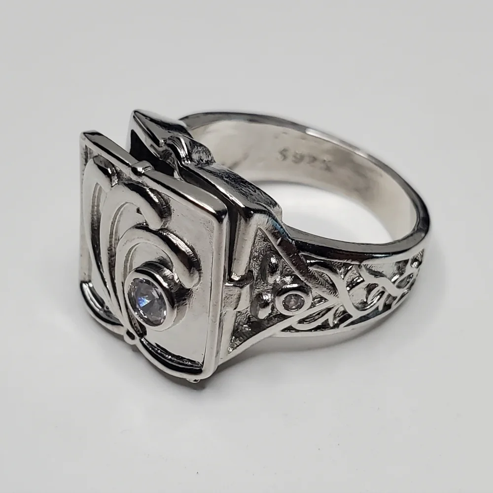 Mens Silver Open Locklet Secret Compartment Ring - Picture 12 of 16